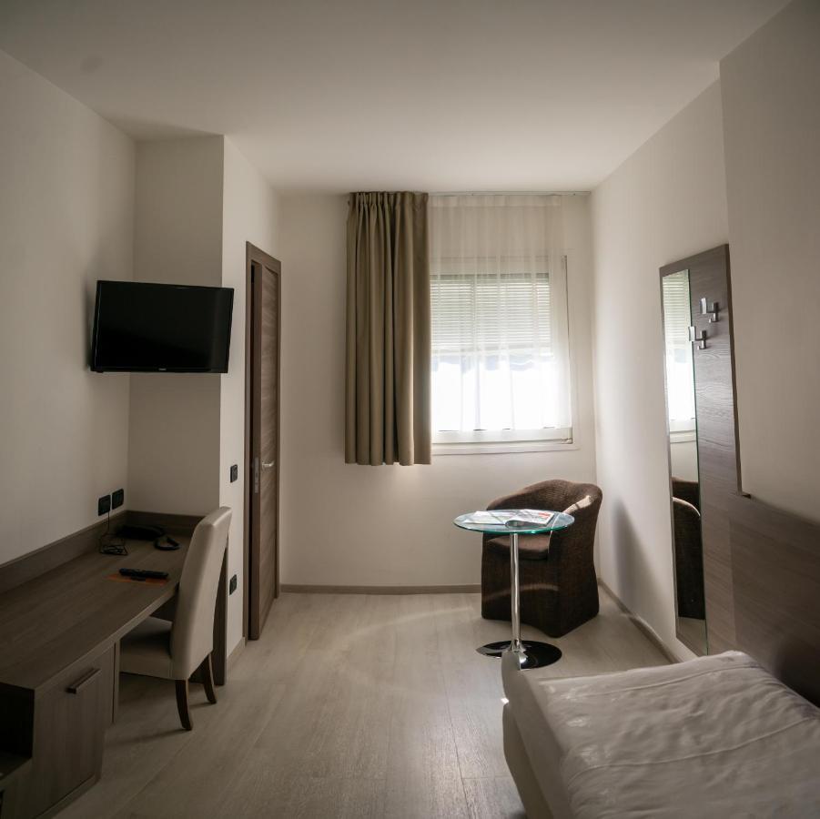 Hotel Garni Villa Fontana Тренто Екстериор снимка