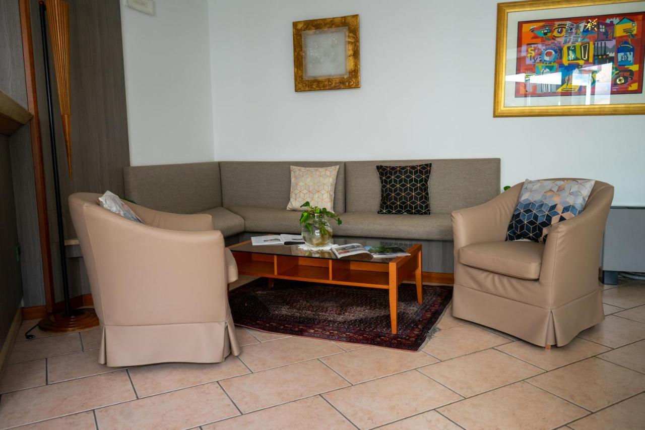 Hotel Garni Villa Fontana Тренто Екстериор снимка